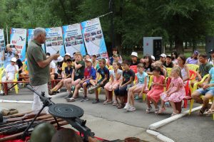 Уроки мужества и патриотические выставки прошли в городе Харабали Астраханской области